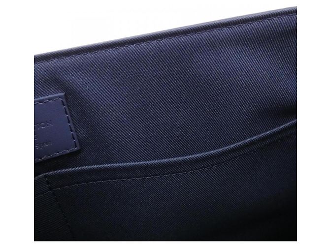 Borsa a tracolla Louis Vuitton LV Aerogram Takeoff Messenger Blu - vista 9