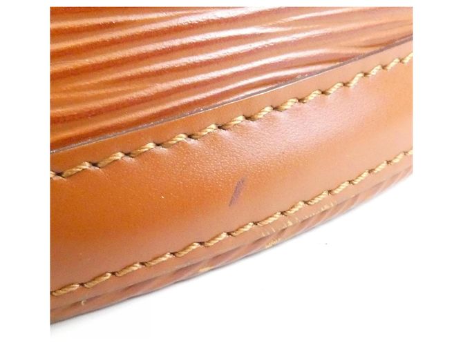 Borsa a tracolla Louis Vuitton Epi Cluny Marrone - vista 4