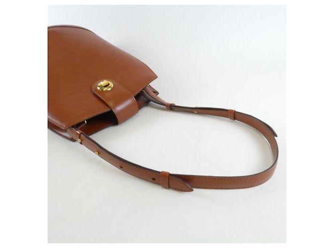 Borsa a tracolla Louis Vuitton Epi Cluny Marrone - vista 5