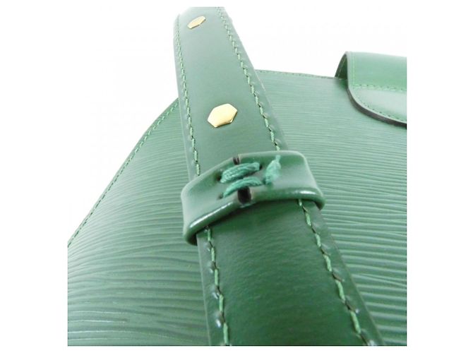 Borsa a tracolla Louis Vuitton Epi Cluny M52254 Verde - vista 8