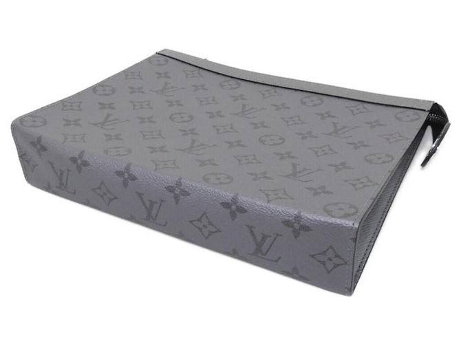 Louis Vuitton Taiga Lama Pochette Voyage Argento Metallico - vista 2