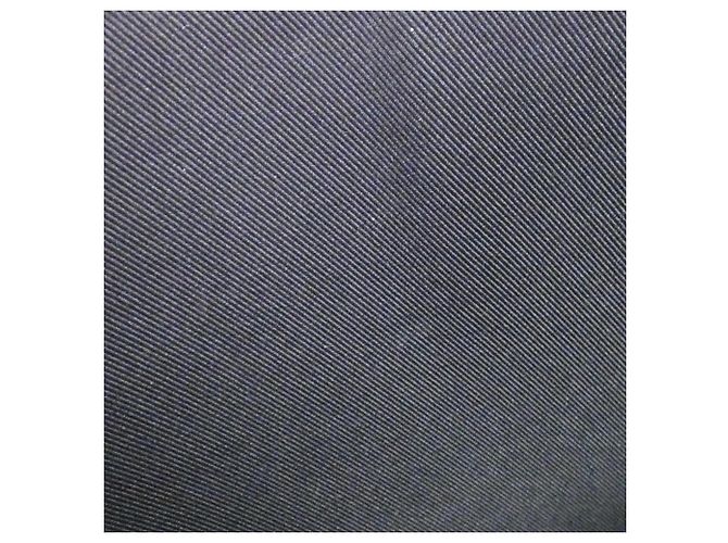 Louis Vuitton Taiga Lama Pochette Voyage Argento Metallico - vista 4
