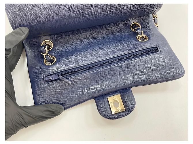Borsa a tracolla Chanel Matelassé Navy Blu navy - vista 10