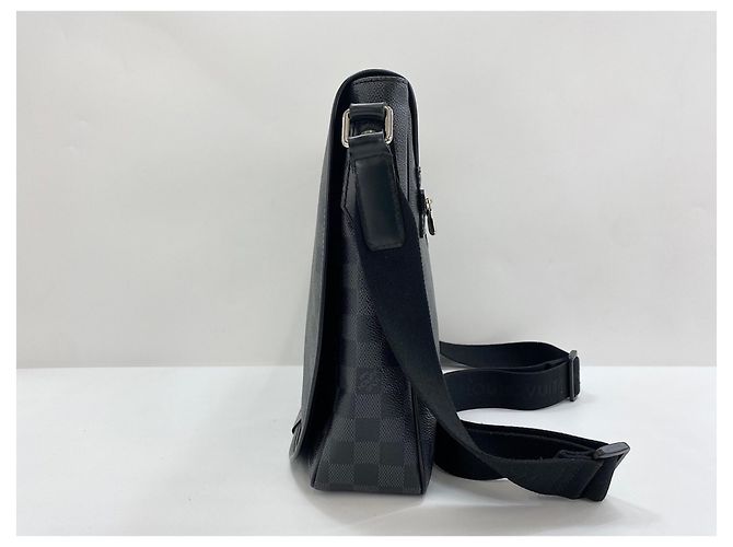 Louis Vuitton Daniel Shoulder Bag in Black - view 5