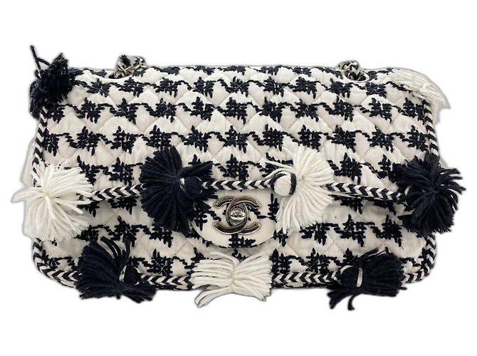 Chanel Matelassé Handtasche in Schwarz - Ansicht 2