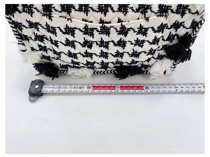 Chanel Matelassé Handtasche in Schwarz - Ansicht 4