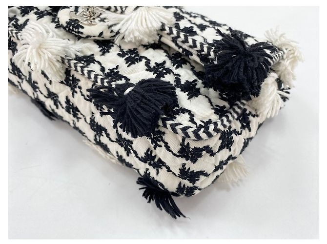 Chanel Matelassé Handtasche in Schwarz - Ansicht 9