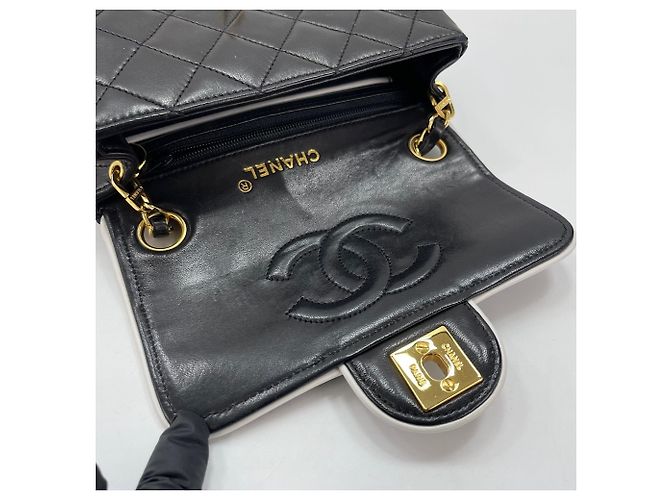 Borsa a tracolla Chanel Mini Matelassé Nero - vista 11