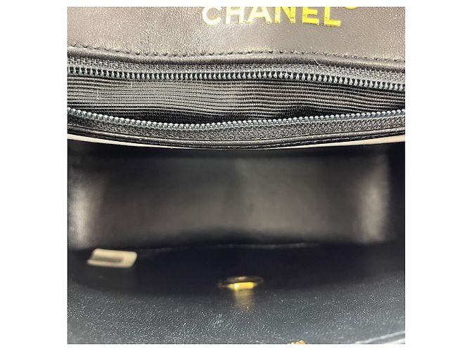 Borsa a tracolla Chanel Mini Matelassé Nero - vista 12