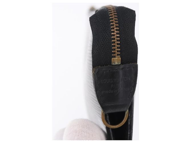 LOUIS VUITTON Epi Pochette Accessoires Accessory Pouch Black M52982 Auth ep15820 Negro - vista 8