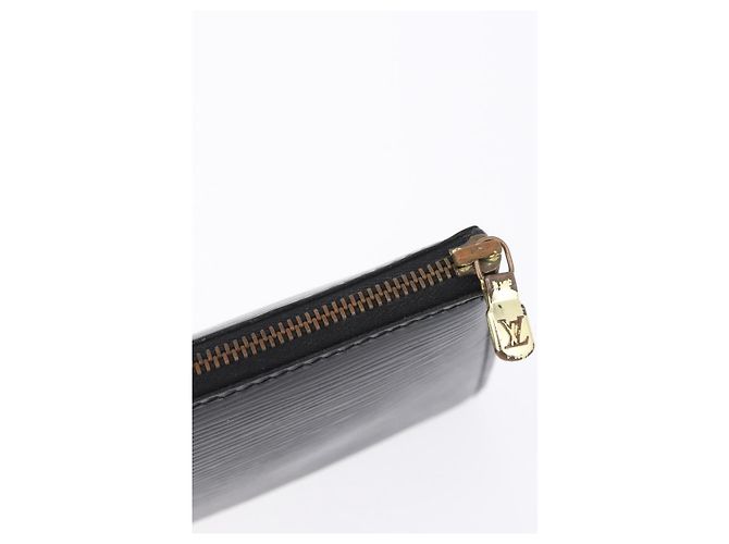 LOUIS VUITTON Epi Pochette Accessoires Accessory Pouch Black M52982 Auth ep15820 Negro - vista 9