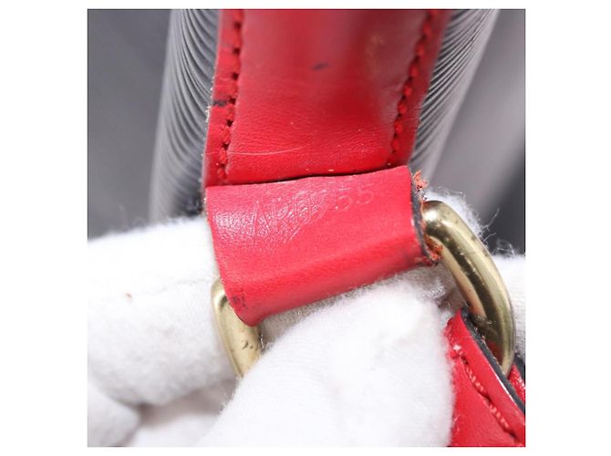 Borsa a tracolla LOUIS VUITTON Epi Noe Nero Rosso M44017 LV Auth BA14890A - vista 12
