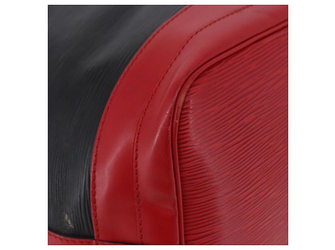 Borsa a tracolla LOUIS VUITTON Epi Noe Nero Rosso M44017 LV Auth BA14890A - vista 14