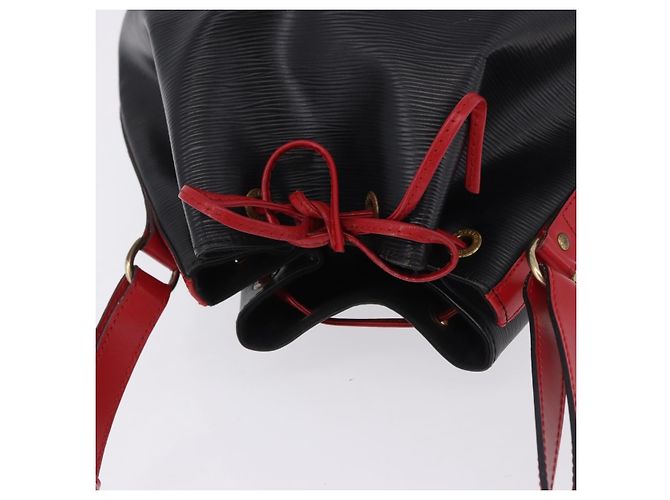 Borsa a tracolla LOUIS VUITTON Epi Noe Nero Rosso M44017 LV Auth BA14890A - vista 7