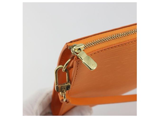 LOUIS VUITTON Epi Pochette Accessoires Orange Mandarin M5294H LV Auth 197554A - vista 10