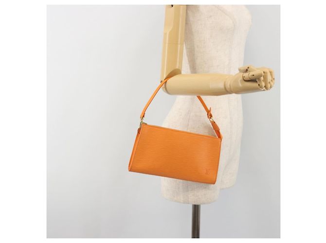 LOUIS VUITTON Epi Pochette Accessoires Orange Mandarin M5294H LV Auth 197554A - vista 19