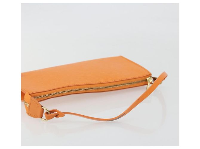 LOUIS VUITTON Epi Pochette Accessoires Orange Mandarin M5294H LV Auth 197554A - vista 5