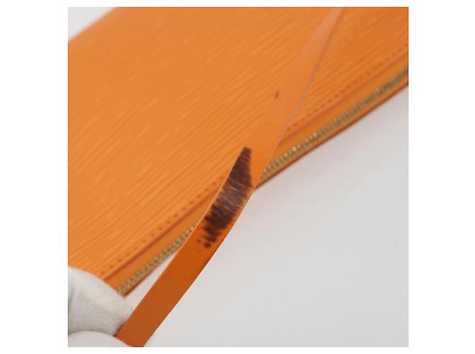 LOUIS VUITTON Epi Pochette Accessoires Orange Mandarin M5294H LV Auth 197554A - vista 6