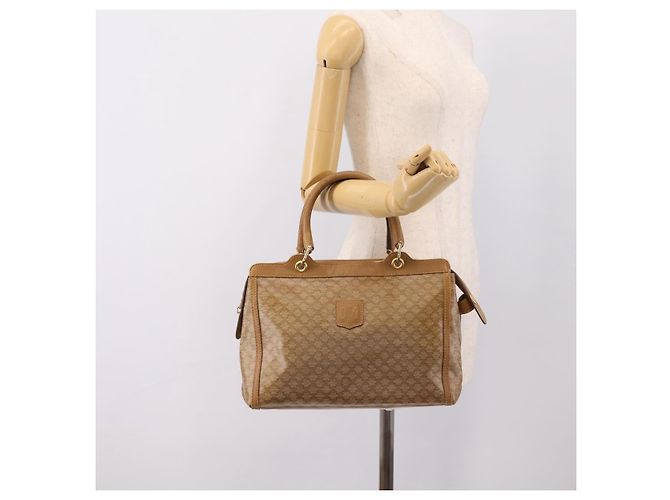 Céline Borsa a mano CELINE Macadam Canvas PVC Beige Gold Auth 197461 D'oro - vista 22