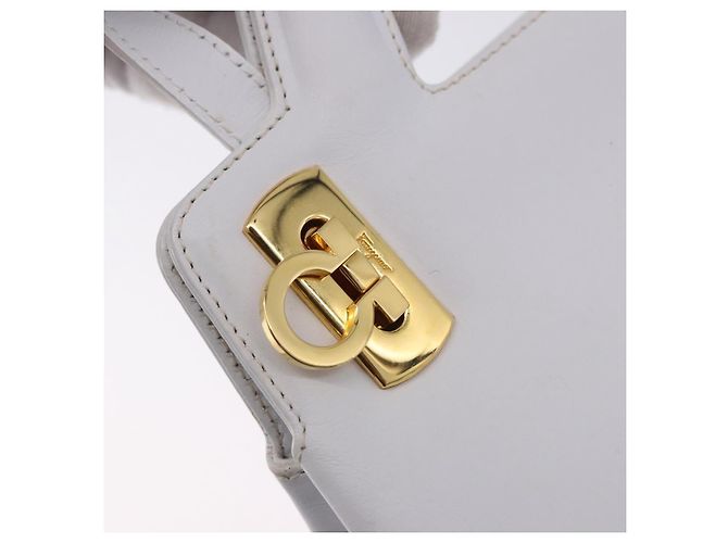 Borsa Salvatore Ferragamo Gancini in pelle 2way White Gold Auth 196350 - vista 18