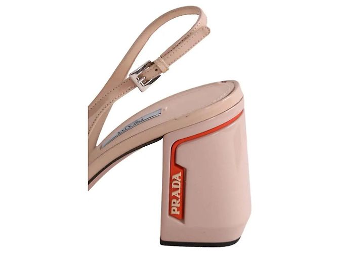 Prada Absatzschuhe aus Lackleder beige - Ansicht 5