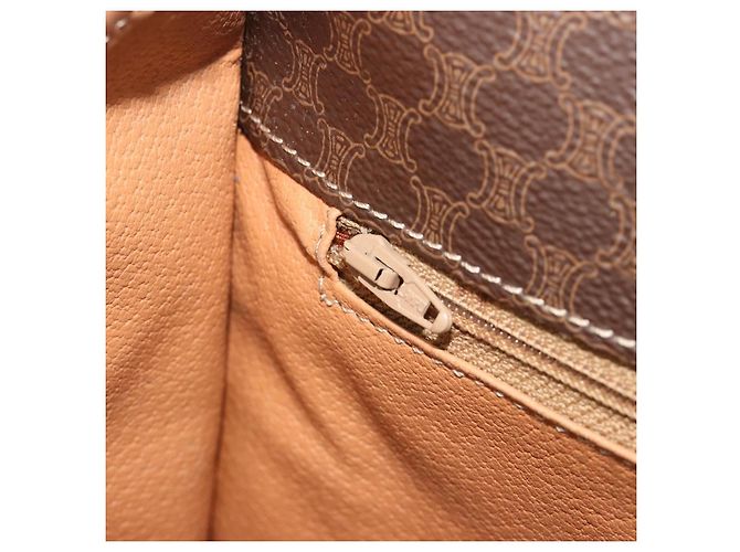 Céline Borsa a tracolla CELINE Macadam Canvas PVC Leather Brown Gold Auth 198300 Marrone D'oro - vista 23