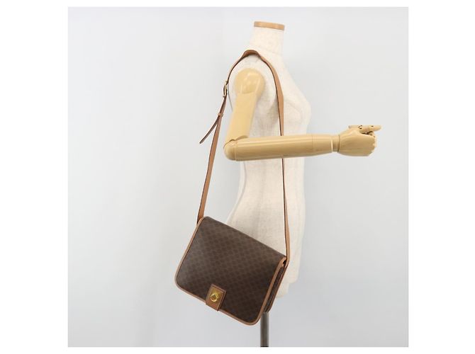 Céline Borsa a tracolla CELINE Macadam Canvas PVC Leather Brown Gold Auth 198300 Marrone D'oro - vista 24