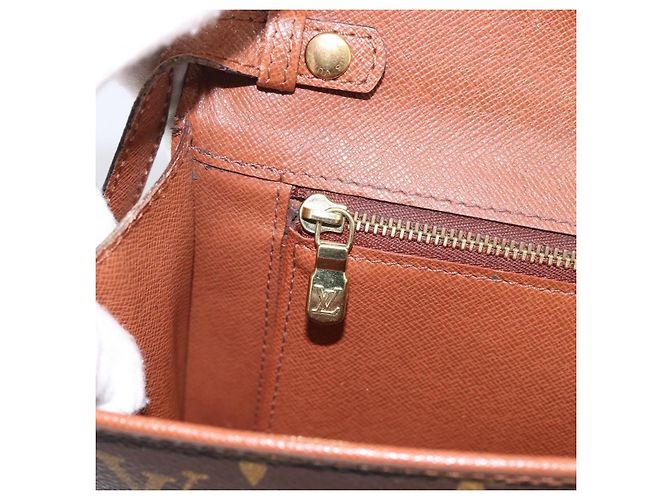 LOUIS VUITTON Monogram Bordeaux 24 Shoulder Bag M51798 LV Auth 197054 Monogramma - vista 21