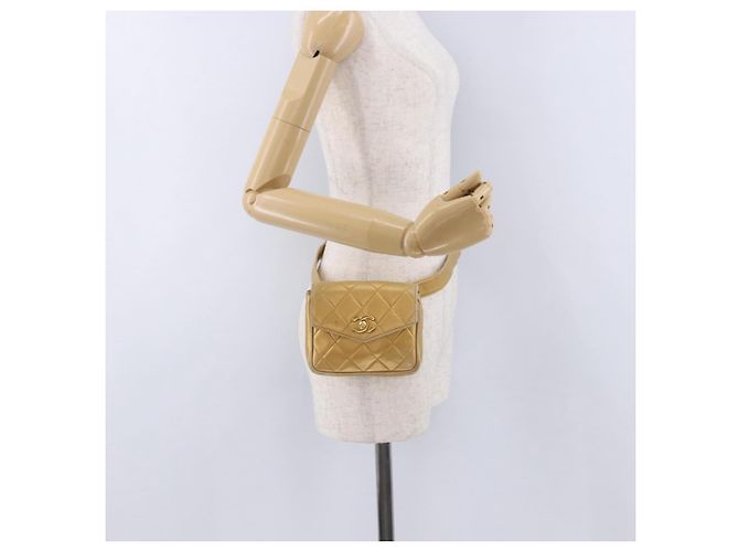 Borsa vita CHANEL Matelasse in pelle d'agnello Gold CC Auth 198737 D'oro - vista 24
