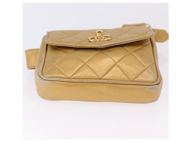 Borsa vita CHANEL Matelasse in pelle d'agnello Gold CC Auth 198737 D'oro - vista 5