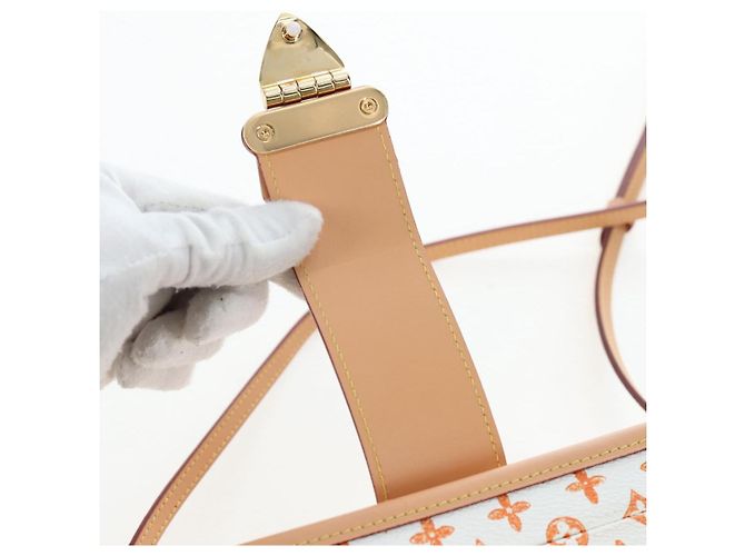 LOUIS VUITTON Borsa a tracolla Catgram Petite Mar White M44407 LV Auth 197522SM Bianco Monogramma - vista 25