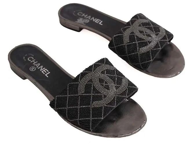 Mules Chanel in pelle nera Nero - vista 3