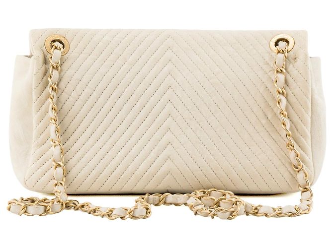 CHANEL - Borsa a tracolla Classic/Timeless Medaillon in pelle chevron stropicciata beige - vista 3