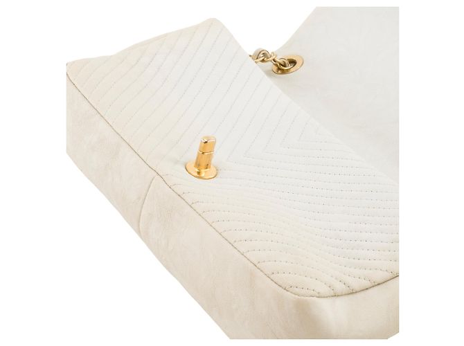 CHANEL - Borsa a tracolla Classic/Timeless Medaillon in pelle chevron stropicciata beige - vista 9