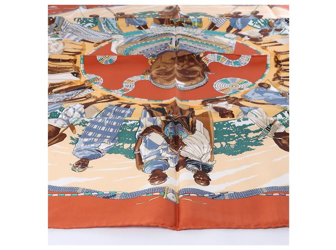 Hermès Carré 90 "PERLES DU KENYA" Seidentuch in Braun - Ansicht 5