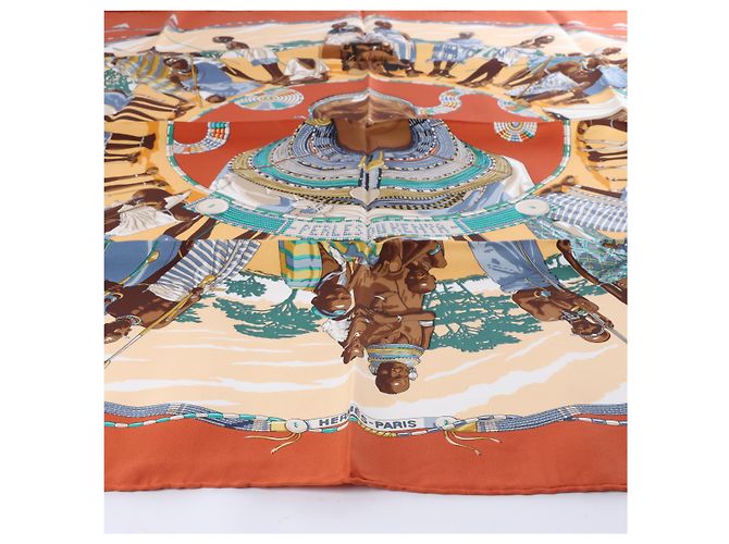 Hermès Carré 90 "PERLES DU KENYA" Seidentuch in Braun - Ansicht 7