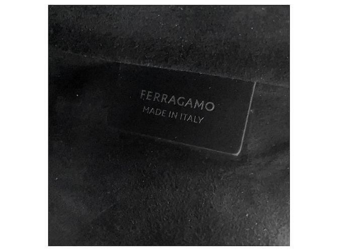 Borsa Salvatore Ferragamo Cutout S in pelle di vitello Nero - vista 12