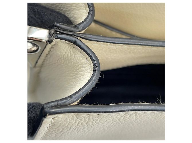Borsa a tracolla Prada Grace in vitello con triangolo Bianco - vista 12