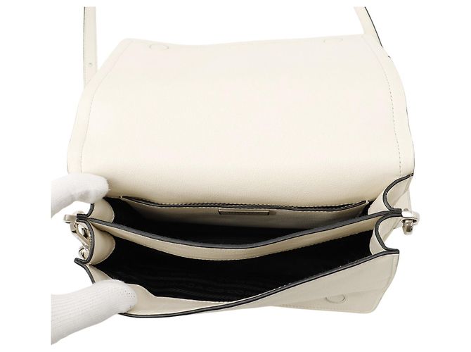 Borsa a tracolla Prada Grace in vitello con triangolo Bianco - vista 6