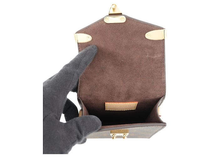 Custodia per telefono con catena Monogram Louis Vuitton Marrone - vista 5