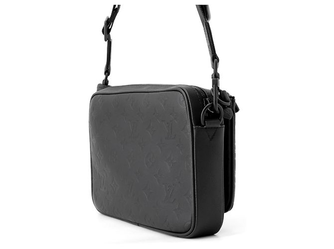 Borsa a tracolla Louis Vuitton Monogram Shadow Trio Nero - vista 2