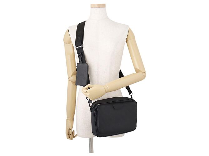 Borsa a tracolla Louis Vuitton Monogram Shadow Trio Nero - vista 4