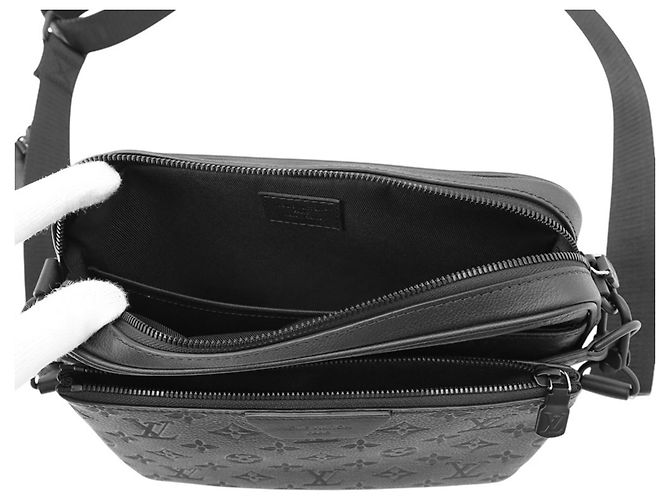 Borsa a tracolla Louis Vuitton Monogram Shadow Trio Nero - vista 5
