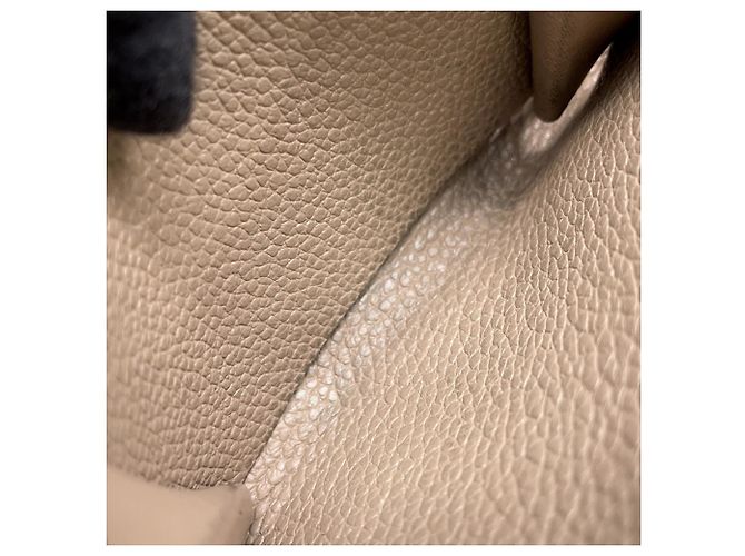 Cartera bi-fold Louis Vuitton en Monogram Empreinte Gris Crudo - vista 8