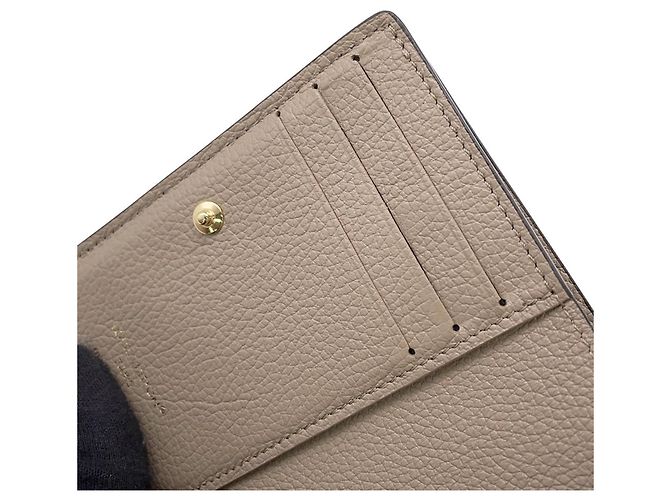 Cartera bi-fold Louis Vuitton en Monogram Empreinte Gris Crudo - vista 9