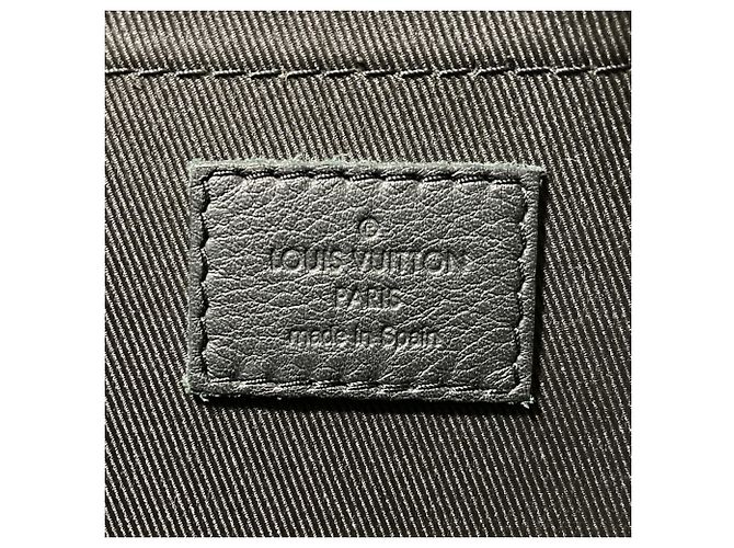Louis Vuitton Pochette To Go Clutch Bag Nero Monogramma - vista 10