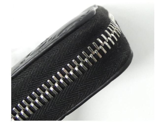 Gucci GG Emblem Long Bi-Fold Wallet Black - view 3