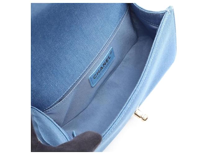 Borsa a tracolla Chanel Boy Small in denim Blu - vista 3