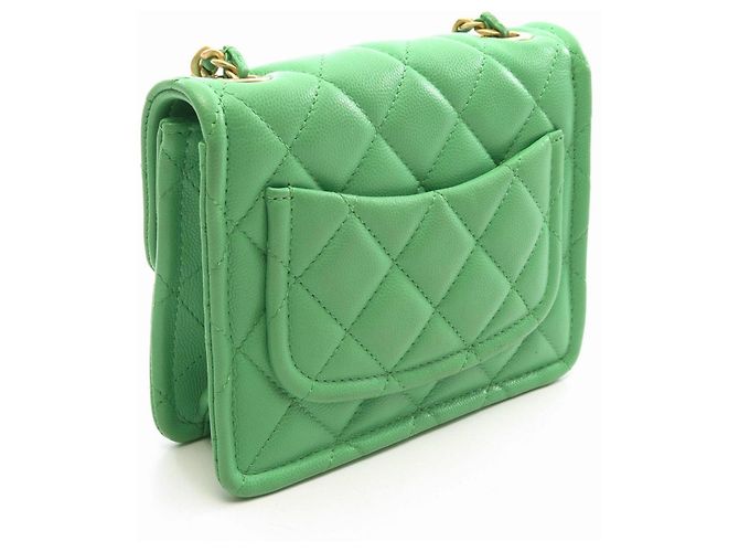 Borsa a tracolla piccola Chanel Matelassé verde - vista 2