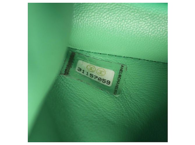 Borsa a tracolla piccola Chanel Matelassé verde - vista 5